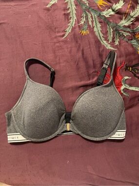 Cacique front closure t shirt plus bra